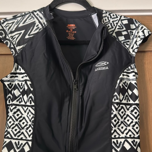 AXESEA Womens 10 Bathing Suit One Piece Swim Short Sleeve Zip front Black/White - Picture 3 of 10